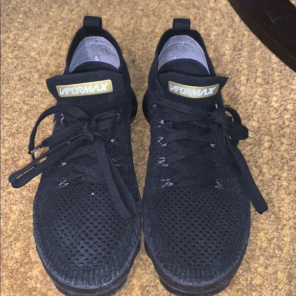 Black & gold sneakers - Picture 1 of 3